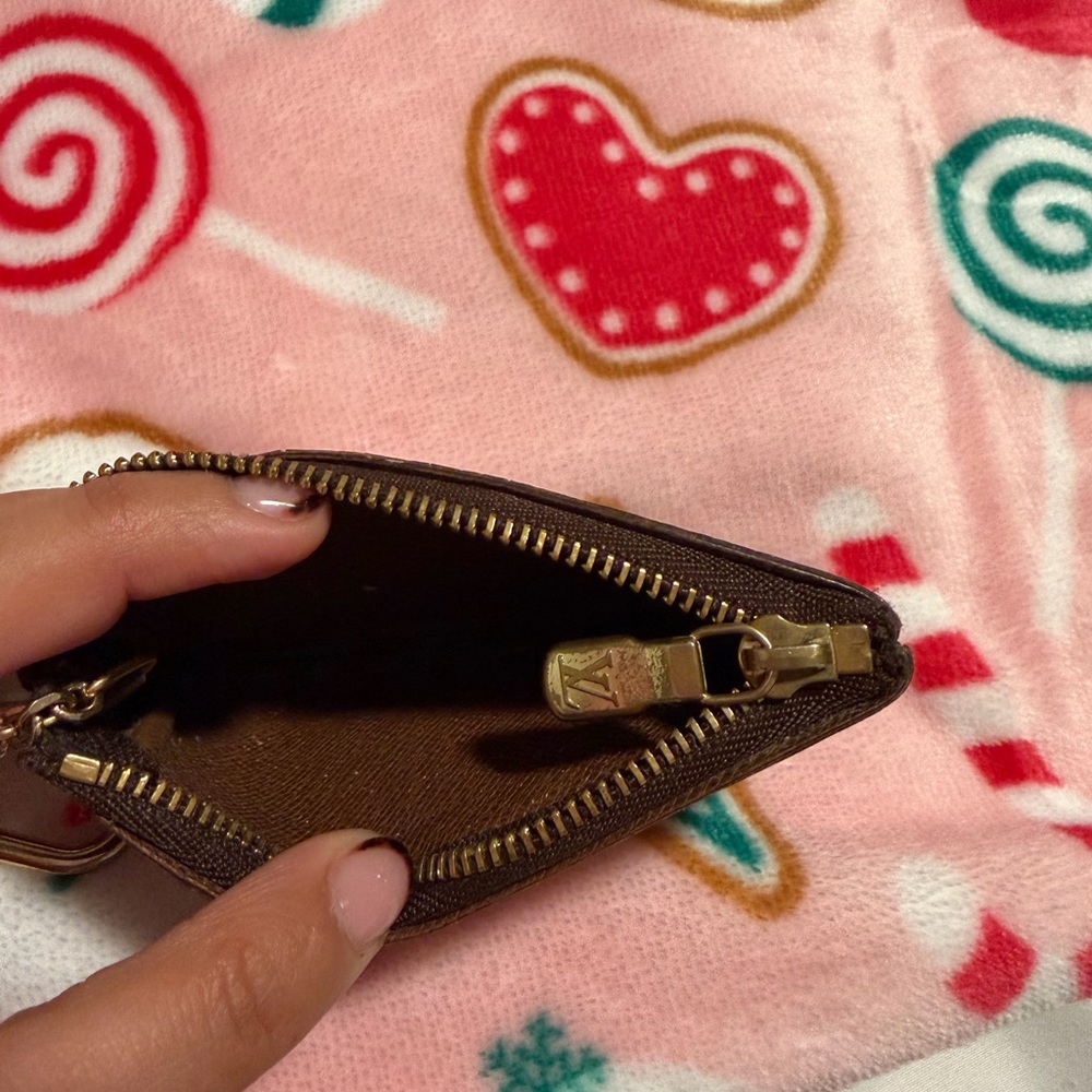 Louis Vuitton Monogram key Pouch - Picture 6 of 6
